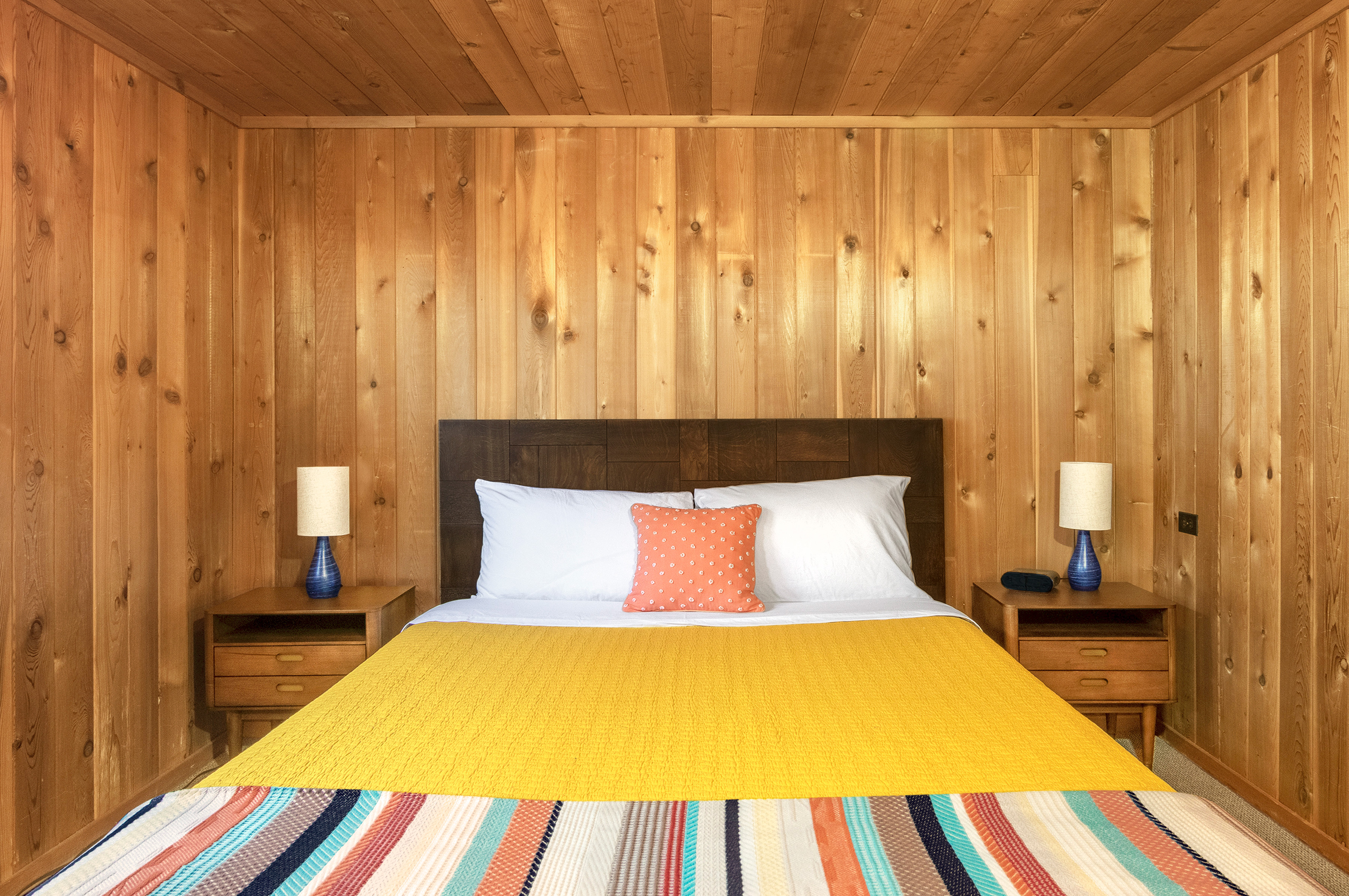 Salal Bluff Oceanfront Cottage Guest Bedroom