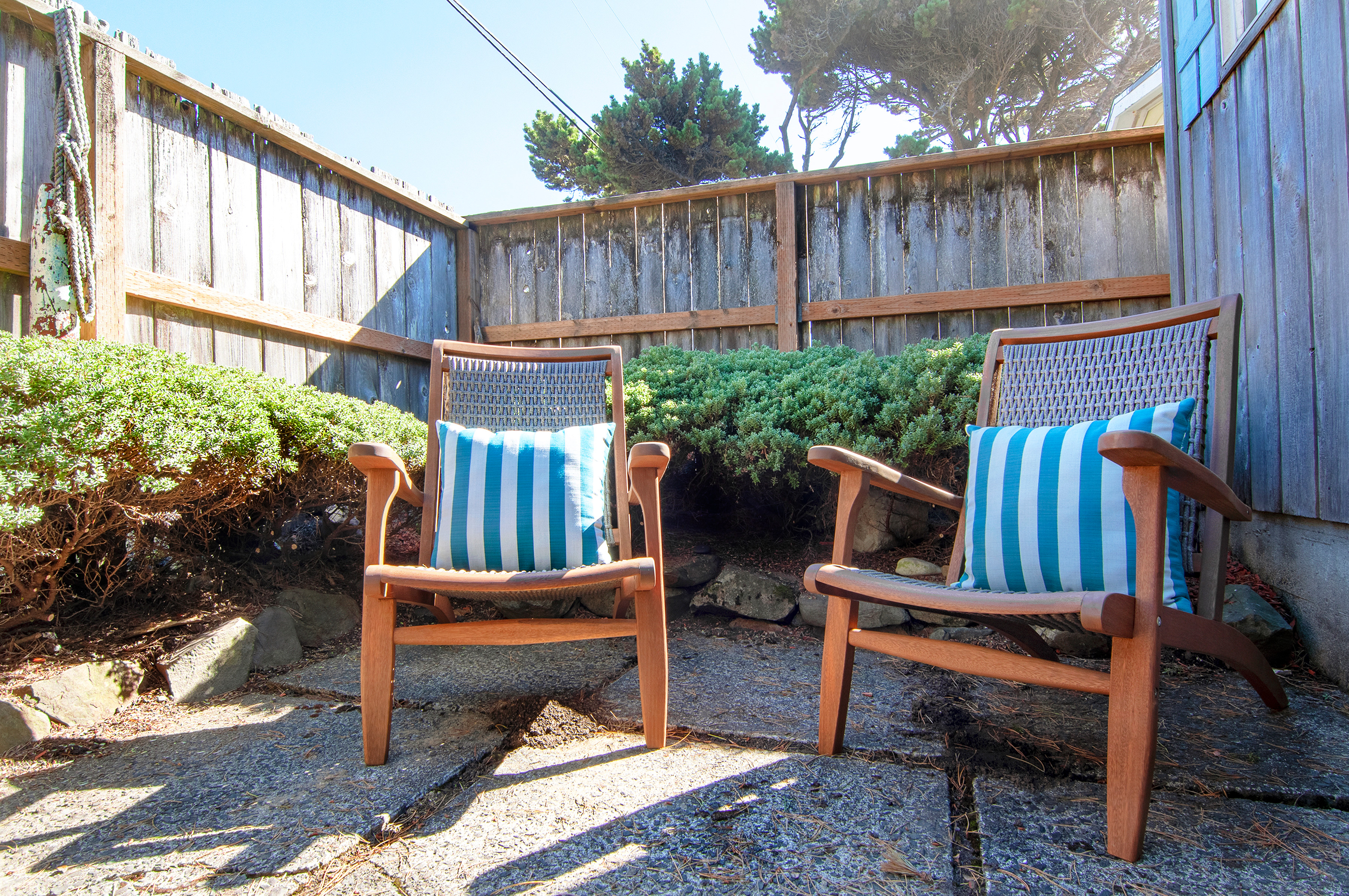 Salal Bluff Oceanfront Cottage Garden Courtyard Chairs
